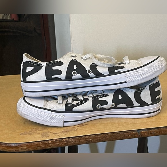 Peace converse sneakers size 7 - Picture 8 of 11